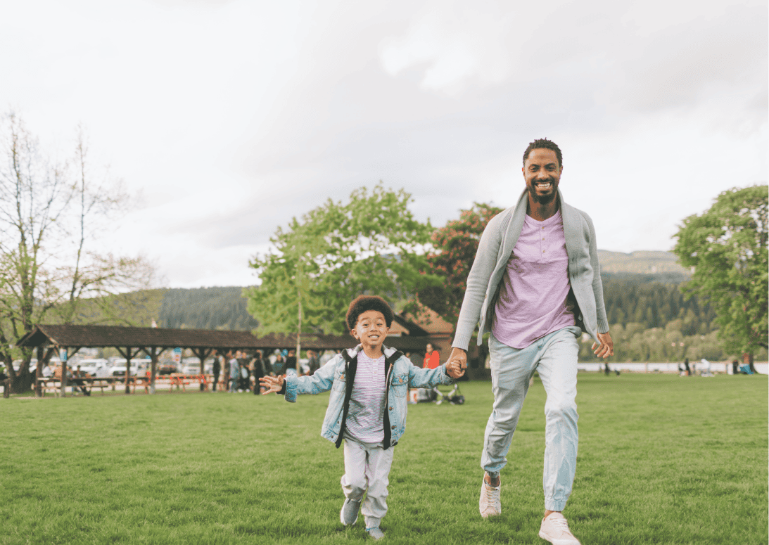 Male-nanny-and-kid-in-park